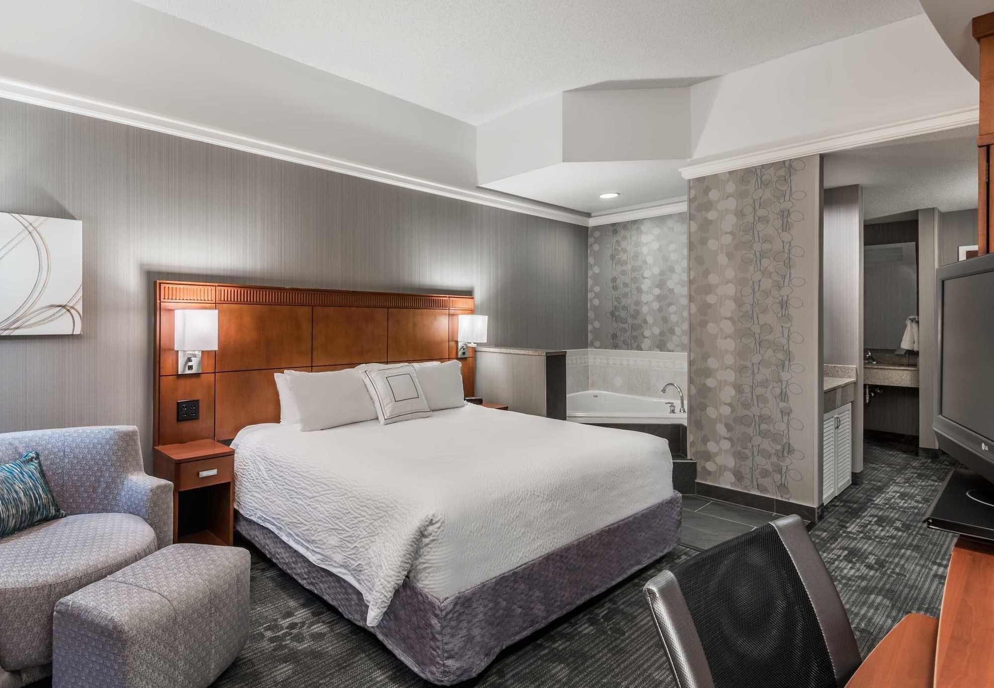 Courtyard By Marriott Danbury Hotel Exterior photo