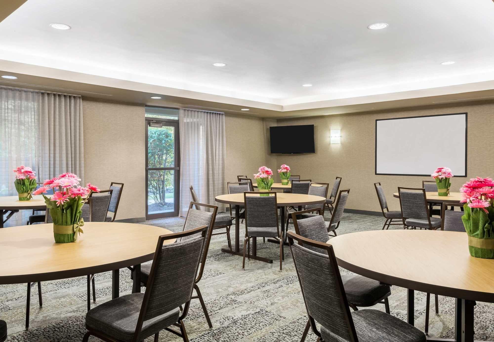 Courtyard By Marriott Danbury Hotel Exterior photo