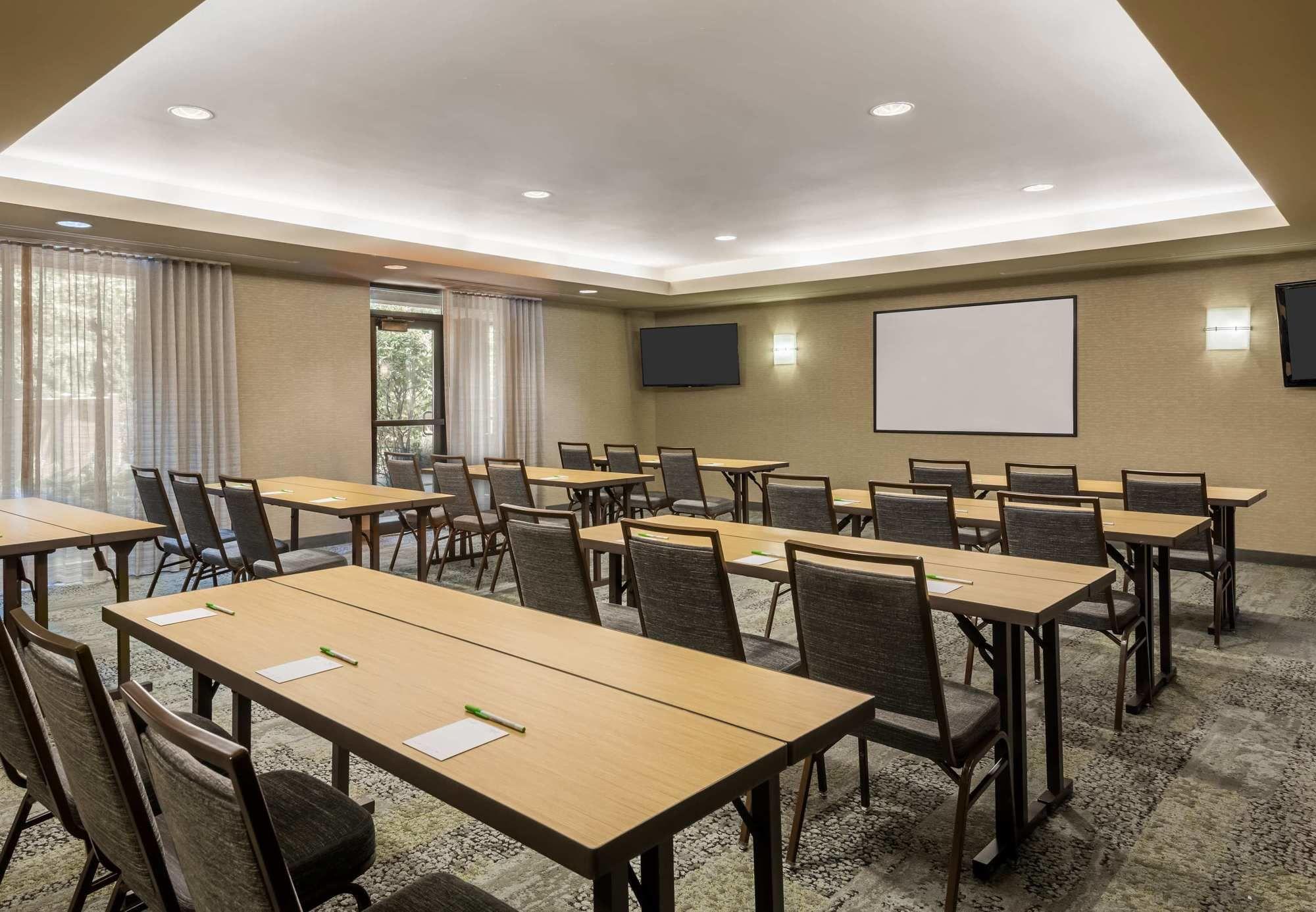 Courtyard By Marriott Danbury Hotel Exterior photo