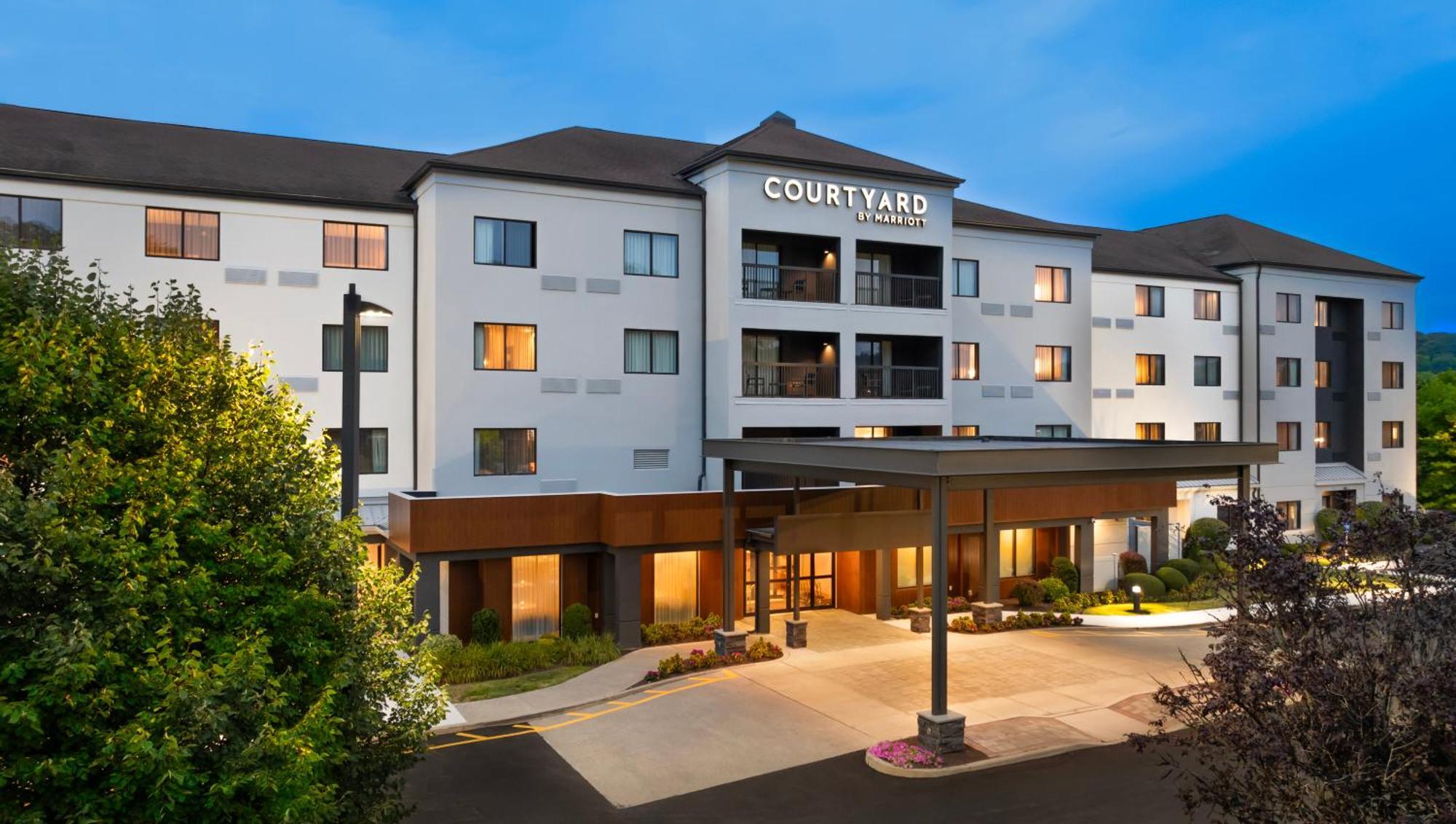 Courtyard By Marriott Danbury Hotel Exterior photo
