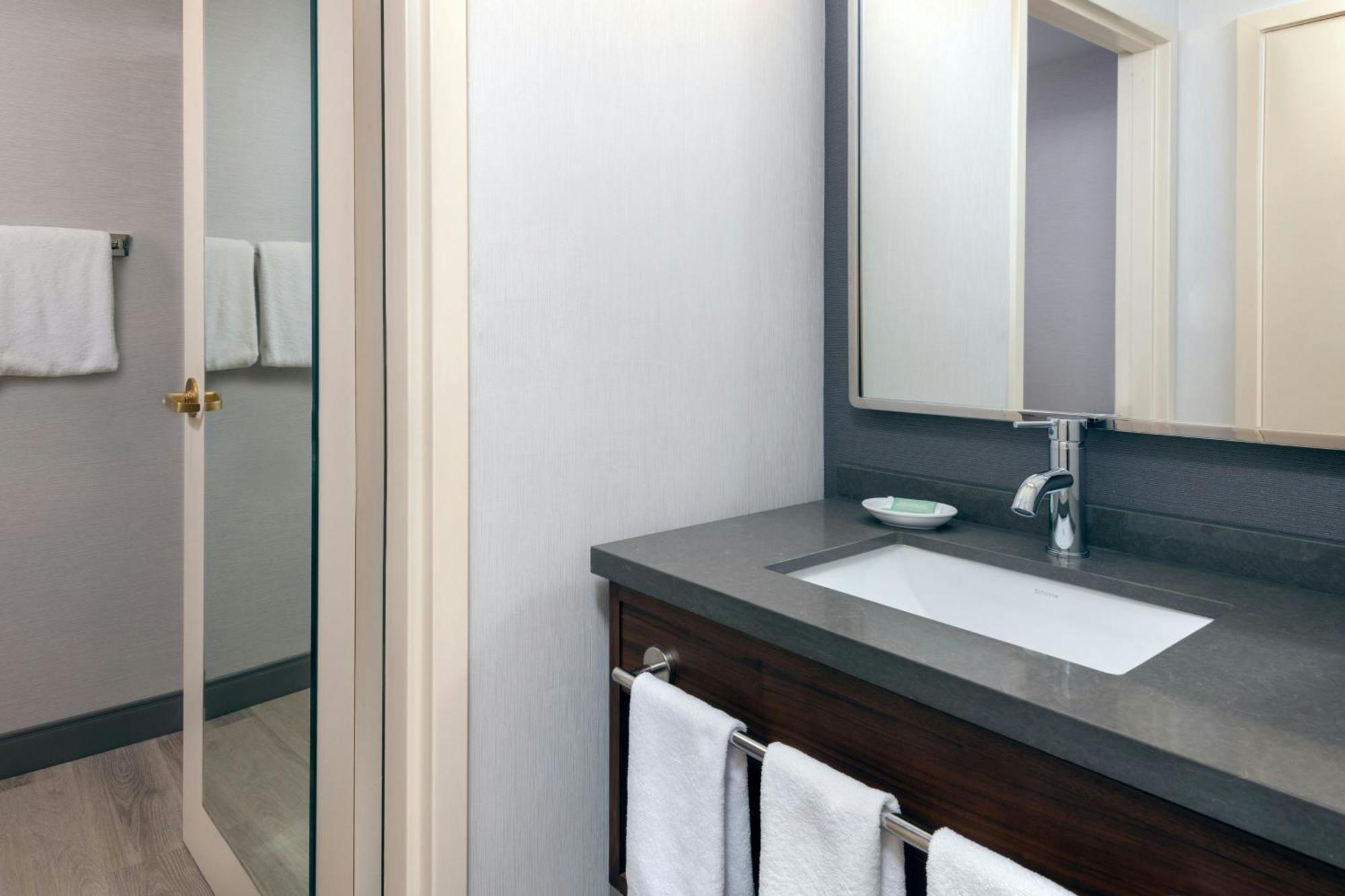 Courtyard By Marriott Danbury Hotel Exterior photo