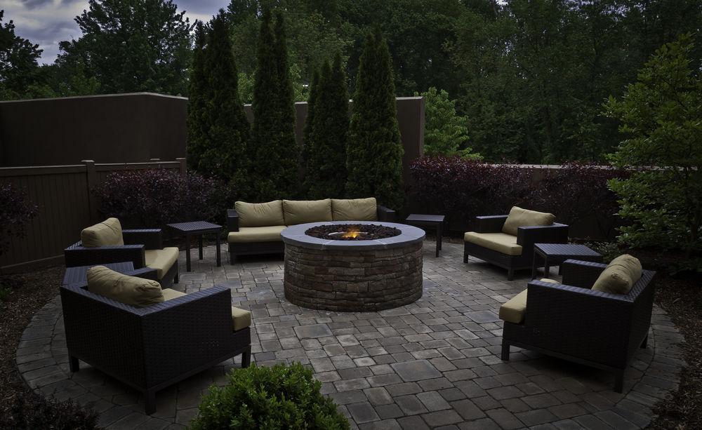 Courtyard By Marriott Danbury Hotel Exterior photo
