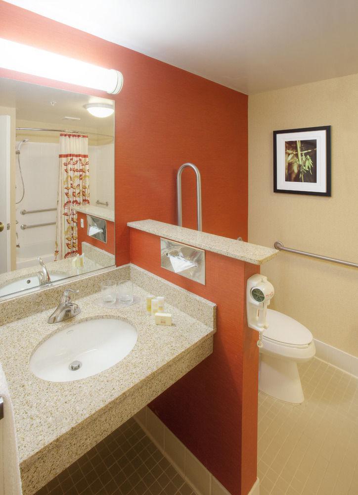 Courtyard By Marriott Danbury Hotel Exterior photo