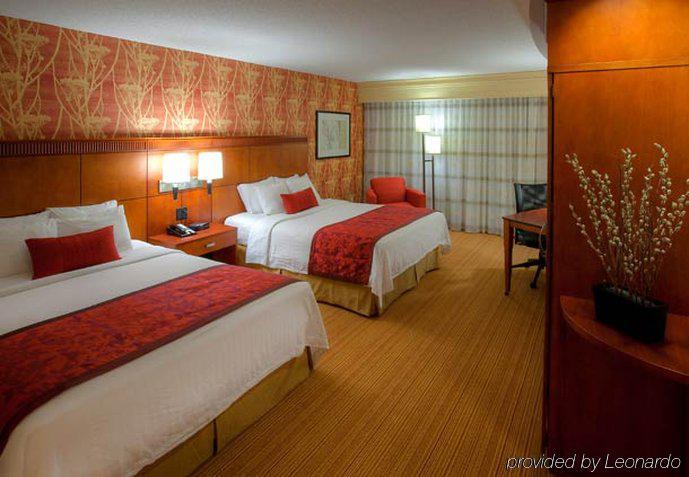 Courtyard By Marriott Danbury Hotel Exterior photo