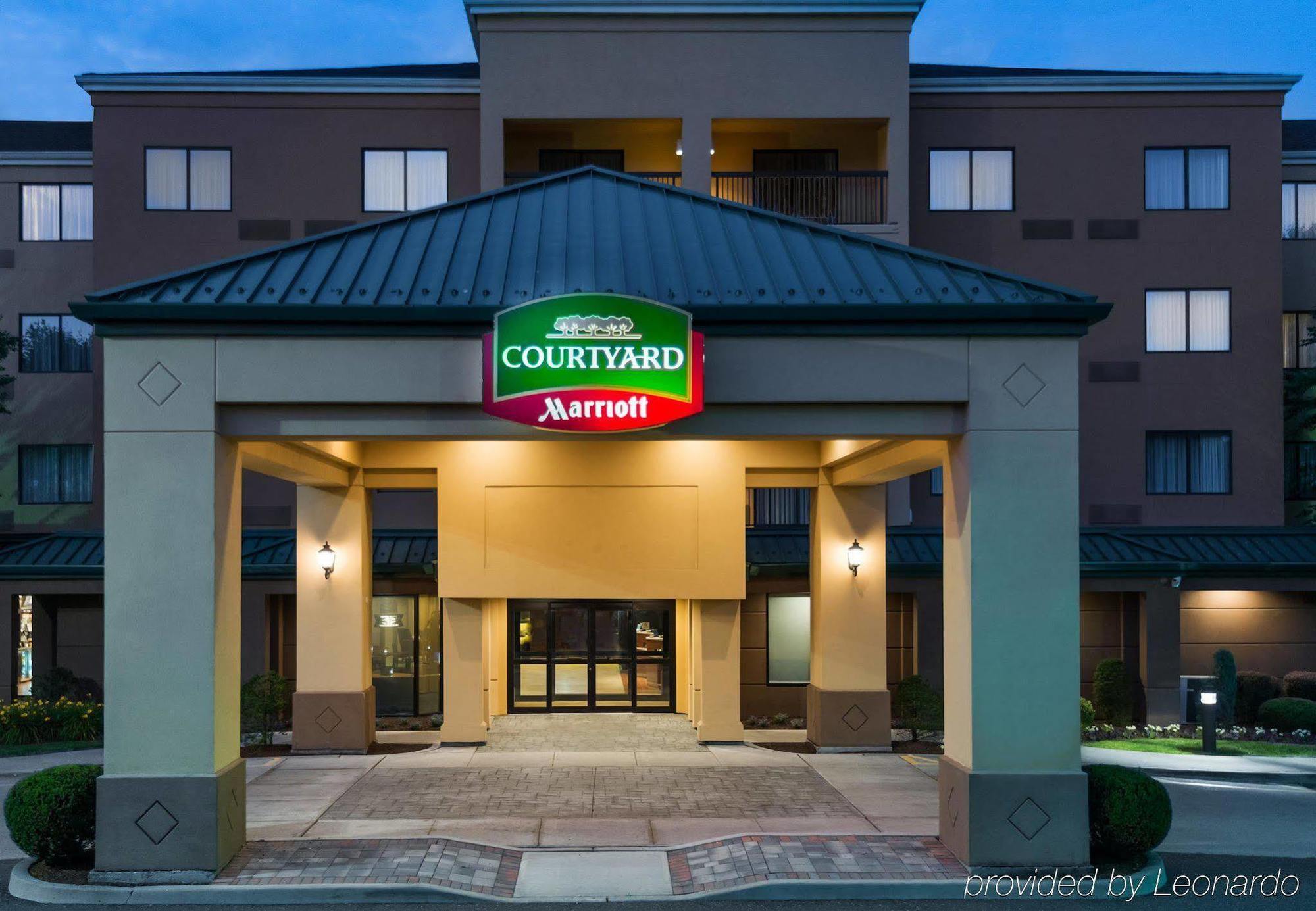 Courtyard By Marriott Danbury Hotel Exterior photo